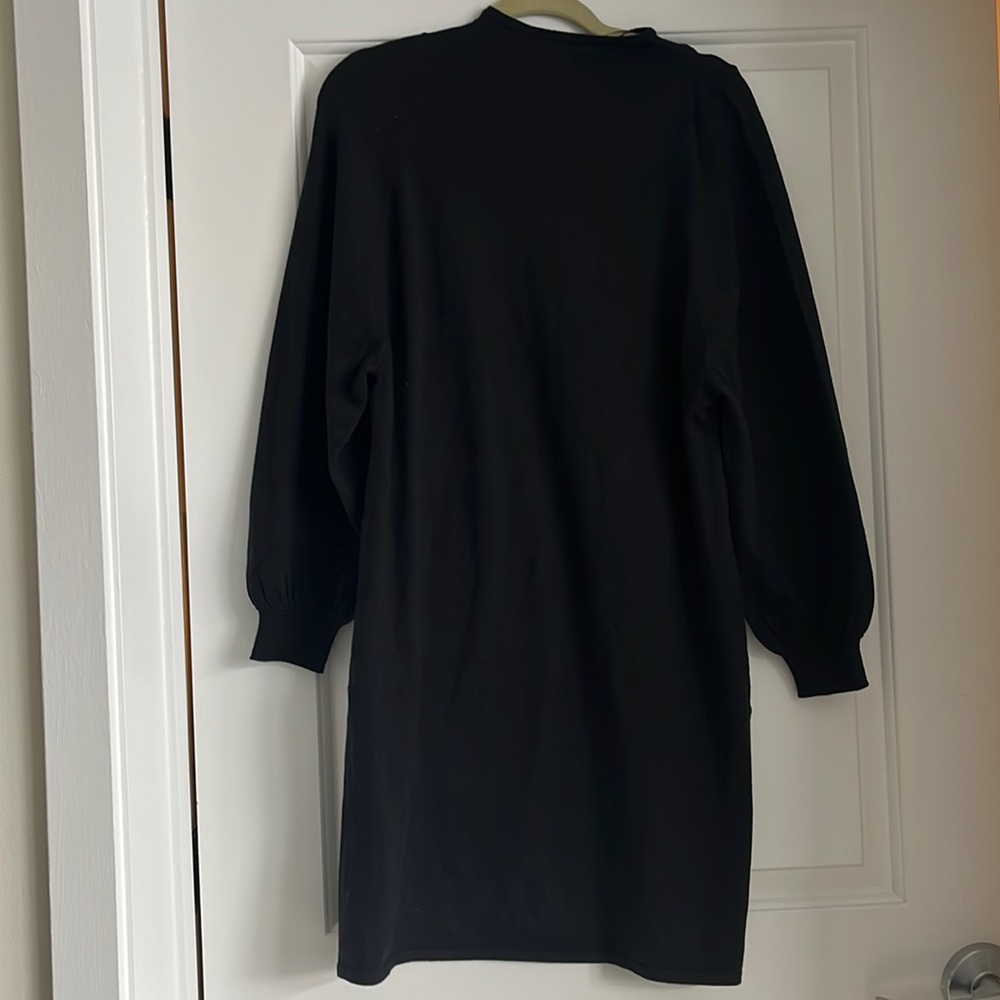 Womens black dress. Size Small.